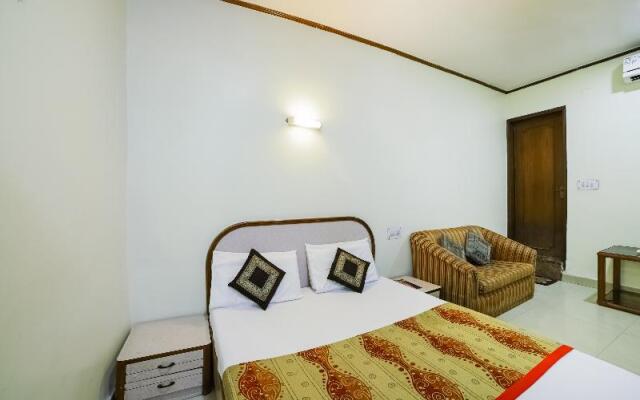 OYO 45956 Hotel Woodland Dx