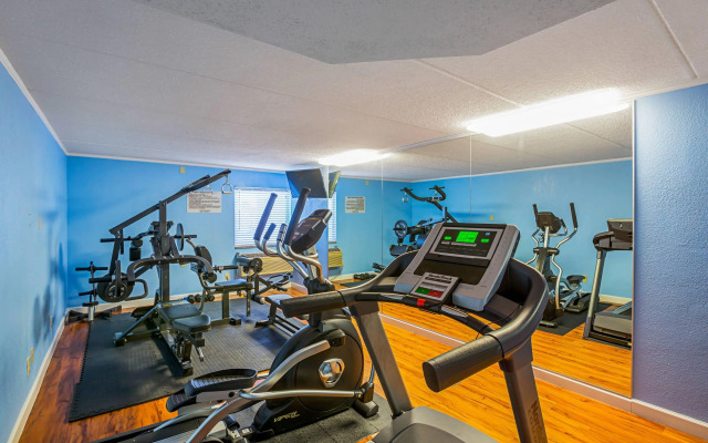 Quality Inn & Suites near Six Flags East