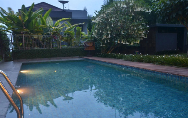 BreezeBlows City View 5BR with Pool + Familly Room