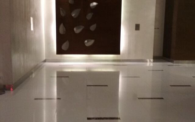 Queens Service Suite at Swiss Garden Residences