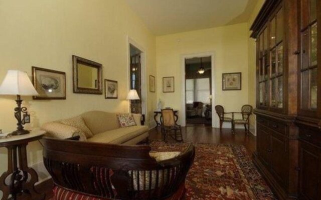 Aunt Dot's Luxurious Beachfront B&B