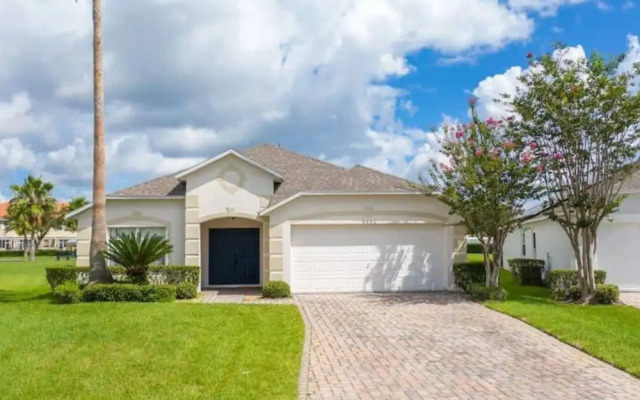 Spacious 4 bed 3 Bath Pool Home