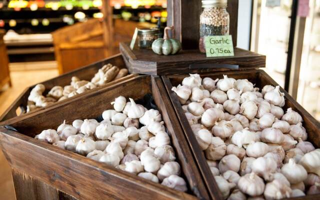 Hillcrest Farm Market B&B