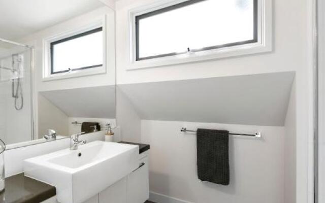 Point Roadknight Paradise