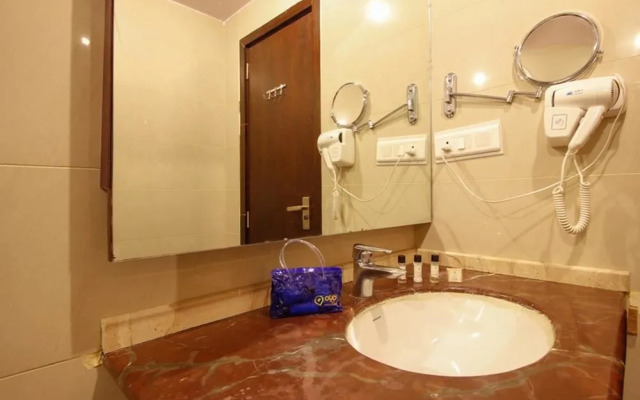 OYO 934 Hotel Spiro Comforts Inn