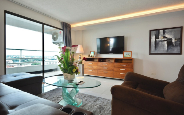 One-bedroom Sea-view Condo, 17th Floor Angket, Jomtien