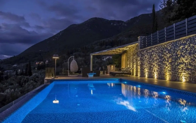 Luxurious Villa Kastro