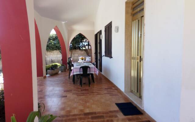 Villa dai gigli rossi