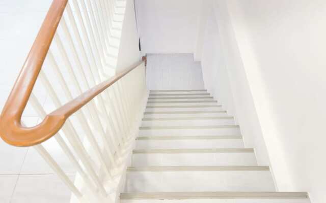 Transit Donmueang Airport Hostel