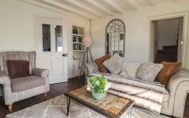 Coupling Cottage