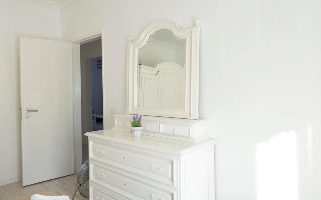 The Yellow House Cascais