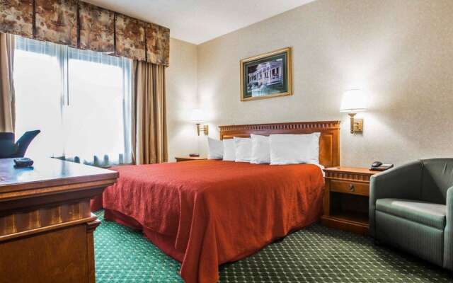 Econo Lodge Glens Falls / Lake George