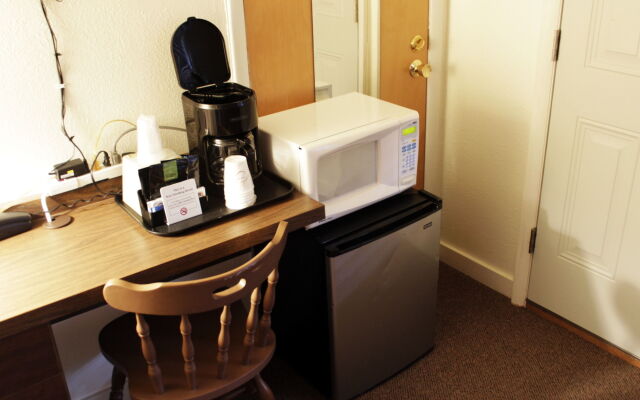 Country Motor Inn
