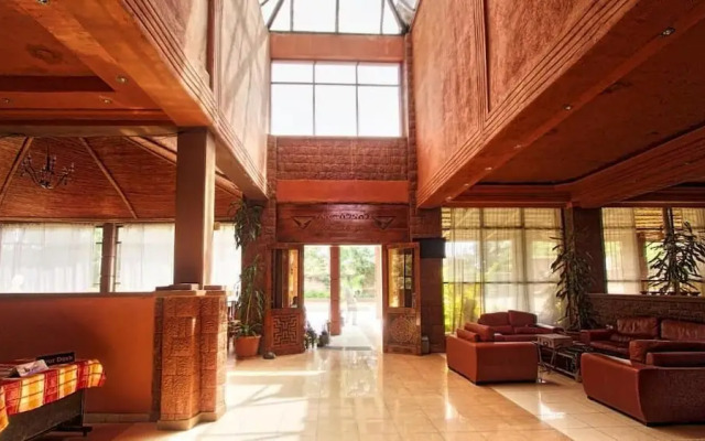 Lal Hotel and Spa