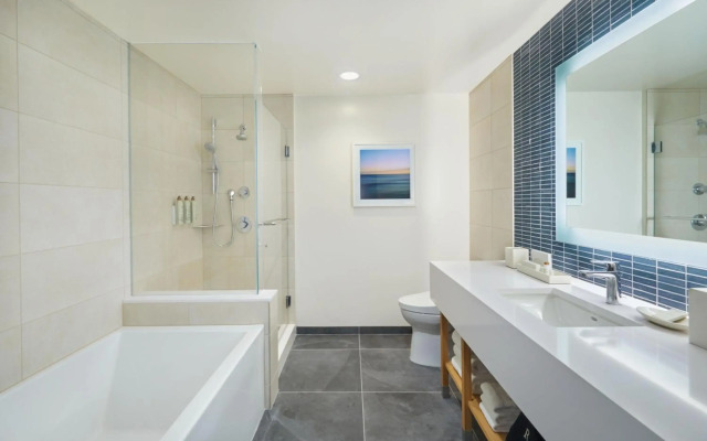 Renaissance Honolulu Hotel & Spa
