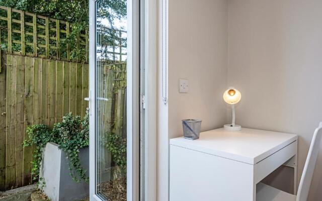 South Woodford 2 Bed En-Suite House