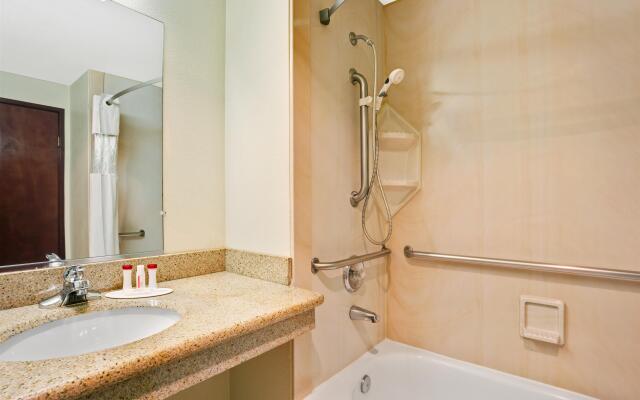 Ramada By Wyndham Tukwila Southcenter