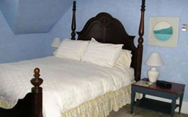 Fairmont House Bed & Breakfast