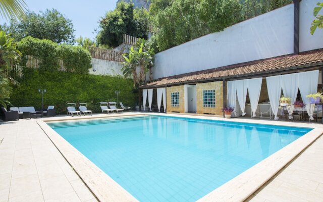 Villa Laura with pool by Wonderful Italy