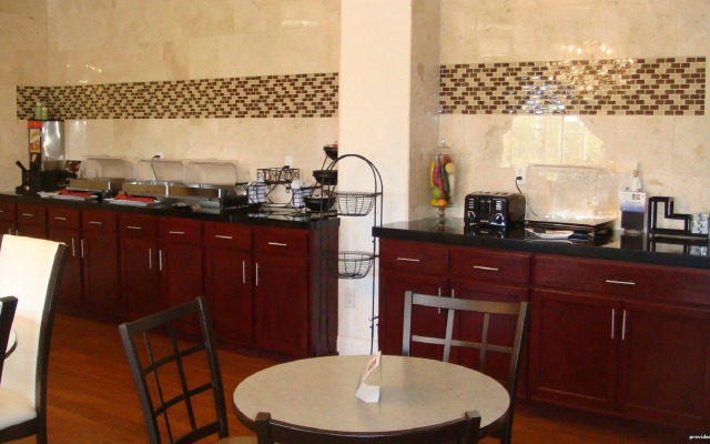 Best Western Roanoke Inn & Suites