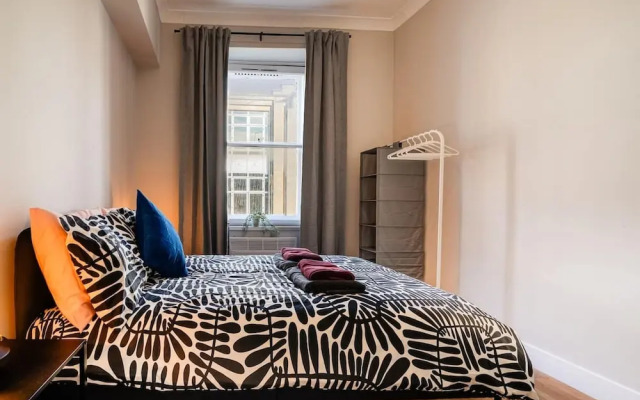 2 Bed Flat - Town Centre