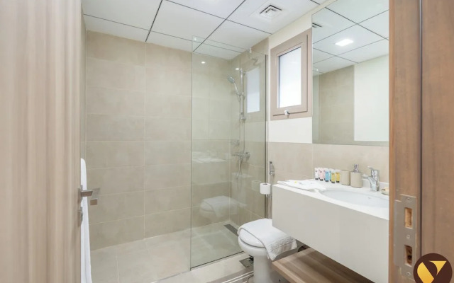 Elegant 2BR Canal View Near Dubai Mall