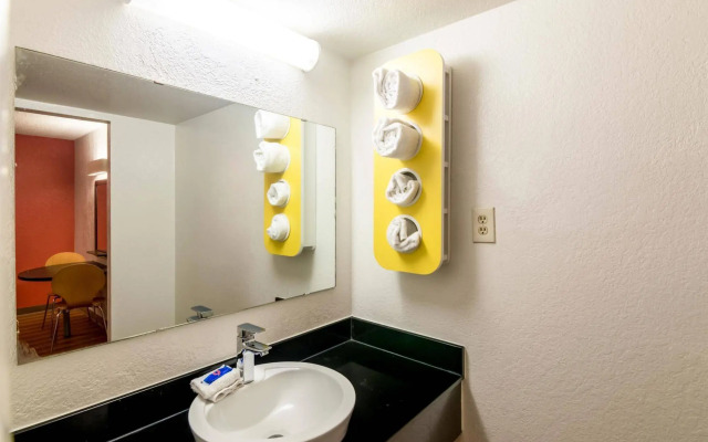 Econo Lodge