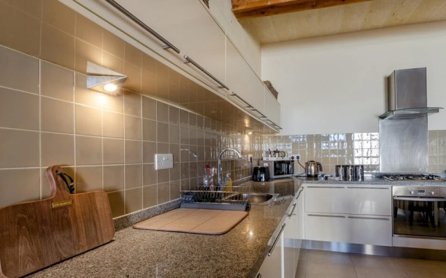 Gozo Escape w Private Pool Terrace BBQ AC