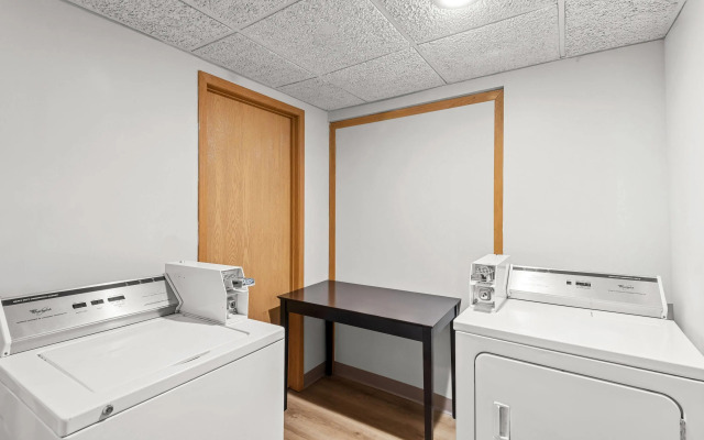 Days Inn by Wyndham Ames