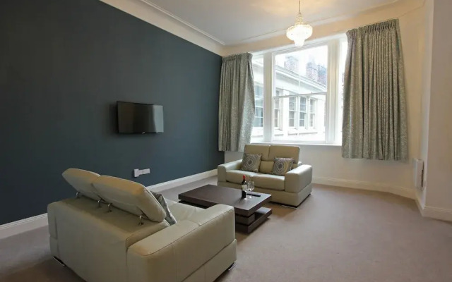 The Castle Collection - 14 Cook Street