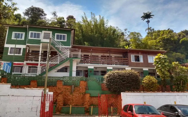 Cobertura na Enseada a 80 m da areia