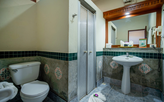 Phuket Leelavadee Hua Ting Resort