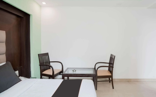 Oyo 79847 Collection O Hotel LS