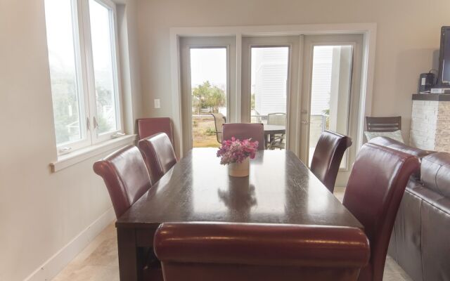 Augustine Sunset Holiday Home