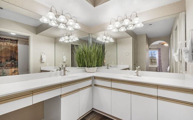 Cozy Family Resort Getaway