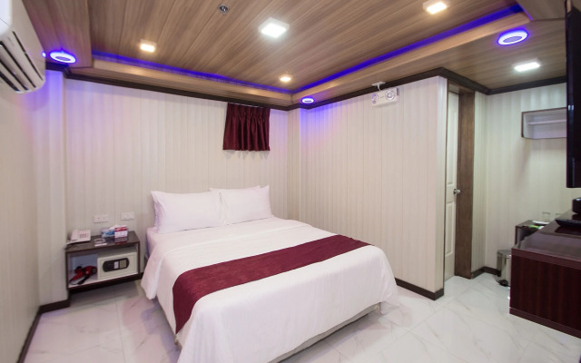Diamond Water Edge Resort