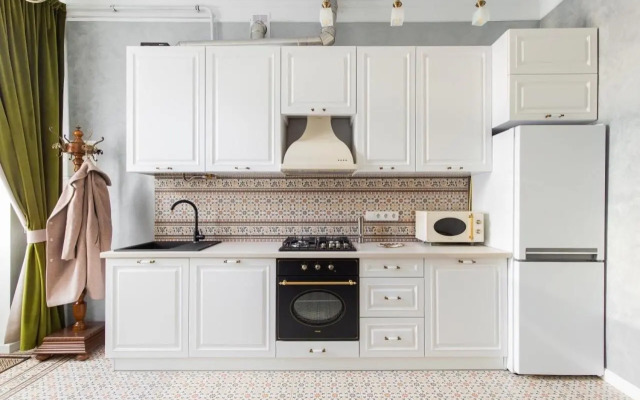 Смольського, 6