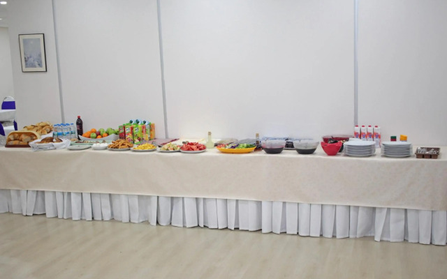 Peracity Hotel