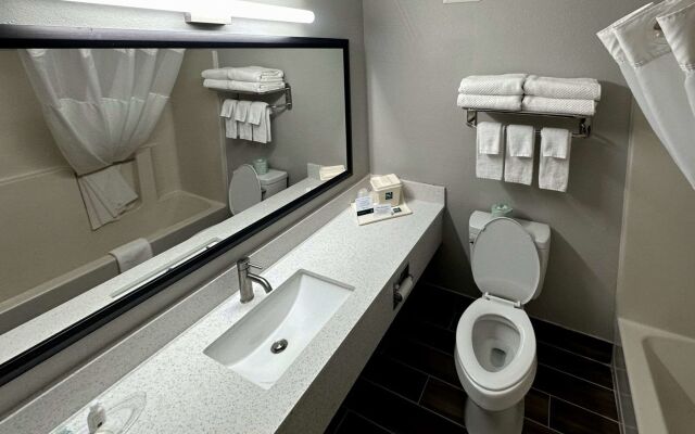 Quality Suites Near West Acres