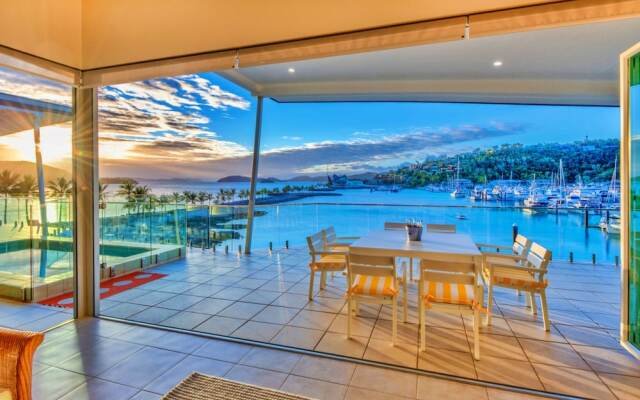 Pavillions Penthouse 25 Hamilton Island