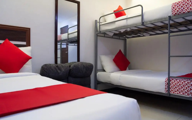 Circle-b Apartelle & Suites