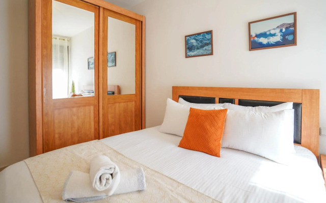 two bed room apartment 5 min walk to the beach