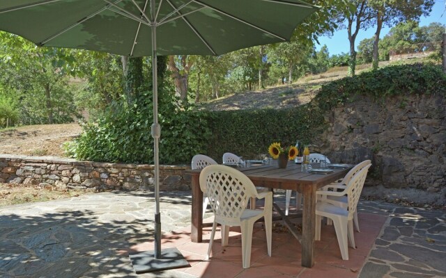 Chic Farmhouse With Swimming Pool in Prunet-et-Belpuig