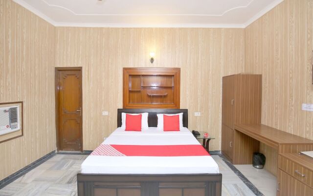 OYO 14030 Cheema Holiday Homes