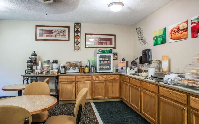 Quality Inn Sheboygan North I-43