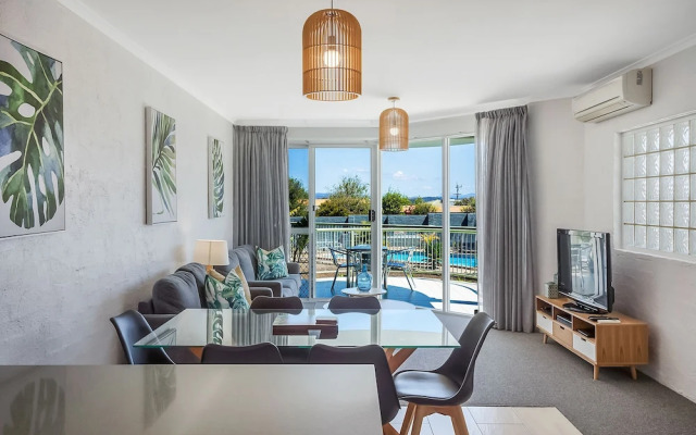 The Palms Apartments