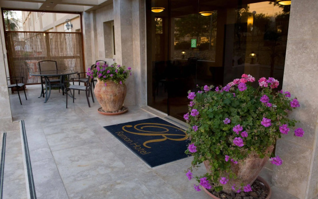 Ramon Suites Hotel