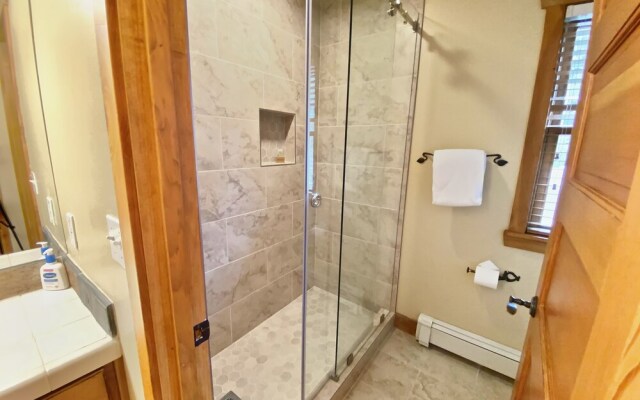 Settlers 2 Bedroom Condo by RedAwning