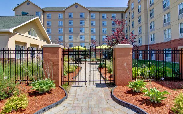Homewood Suites by Hilton Toronto Mississauga