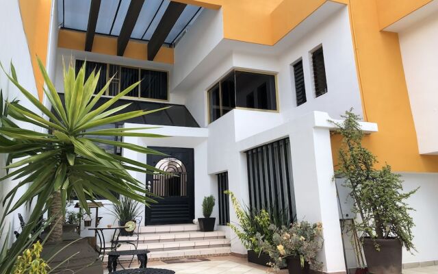 Collection O Frida Suites & Lounge